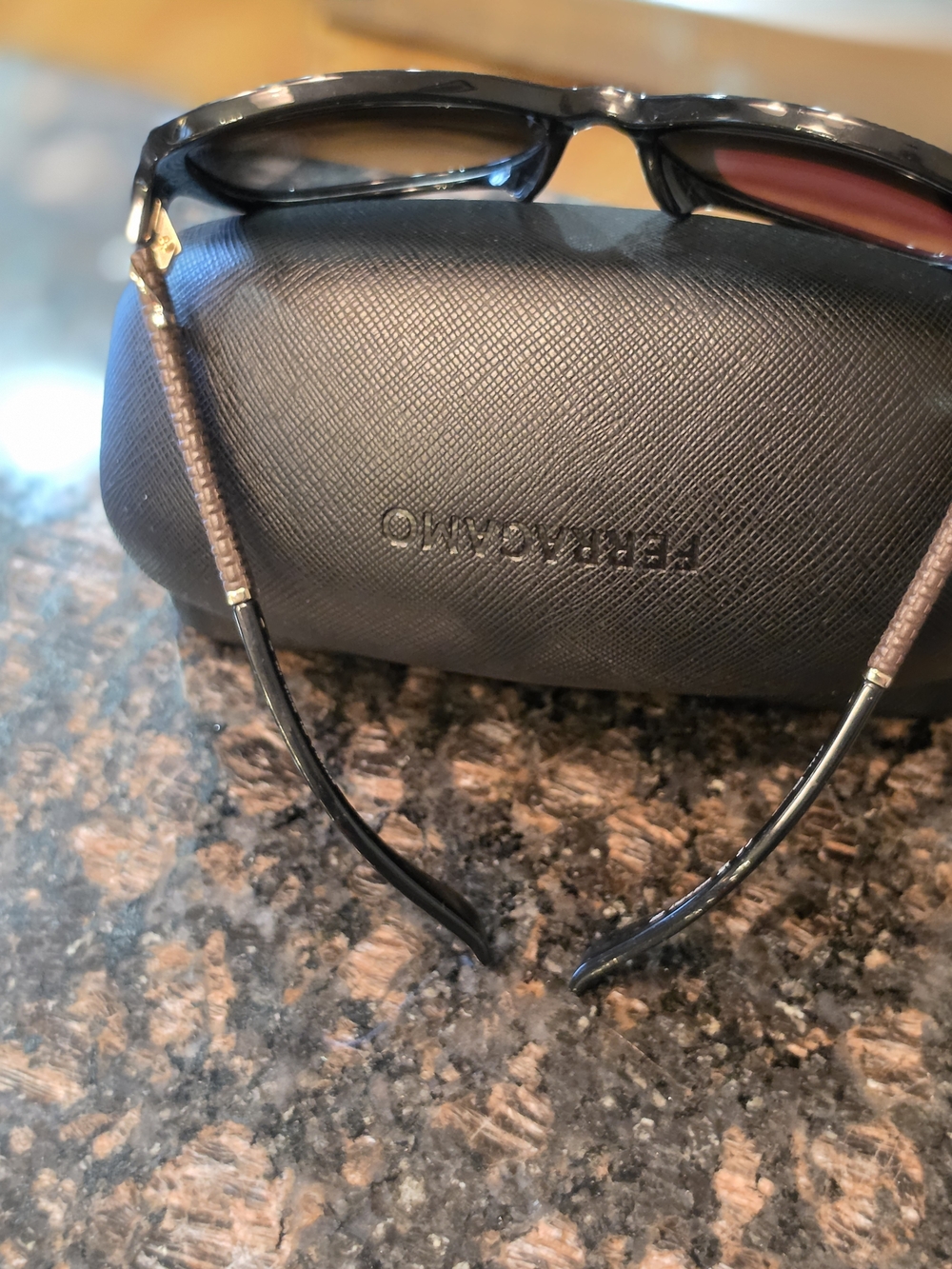 Salvatore Ferragamo Black Round Sunglasses with Tinted Lenses - Picture 3 of 7